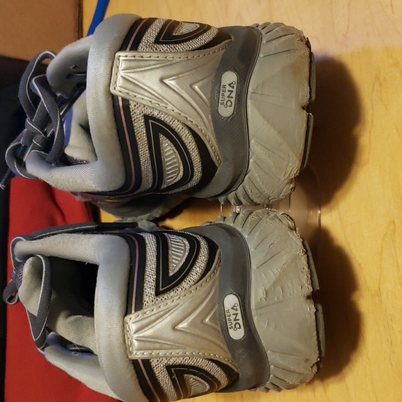 Brooks shoes - Picture 4 of 7